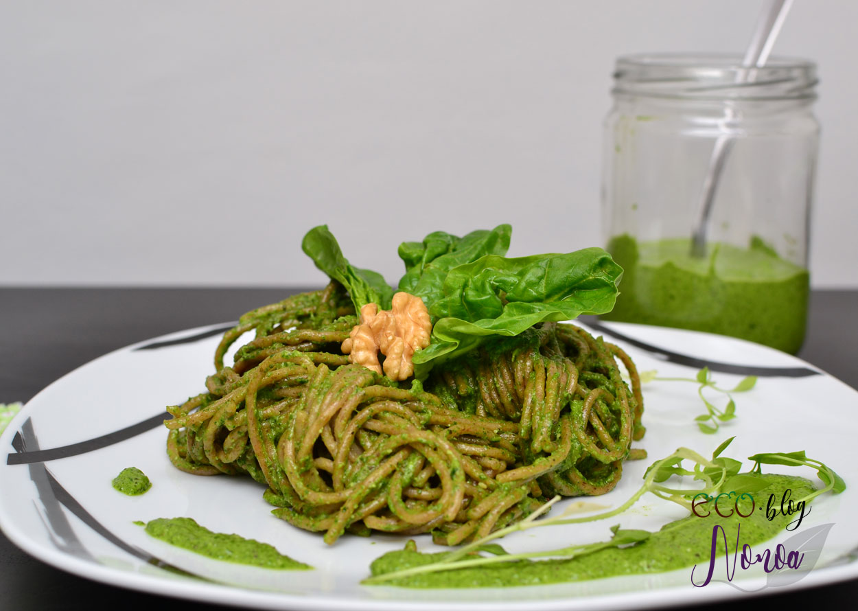 Salsa pesto vegana de espinacas