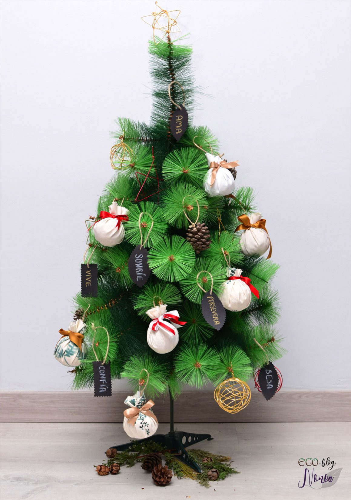 Adornos navideños con materiales reciclados y naturales | Ecoblog Nonoa Adornos navideños con materiales reciclados y naturales | Ecoblog Nonoa