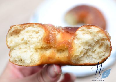 Miga de donuts fritos - Donuts veganos caseros glaseados